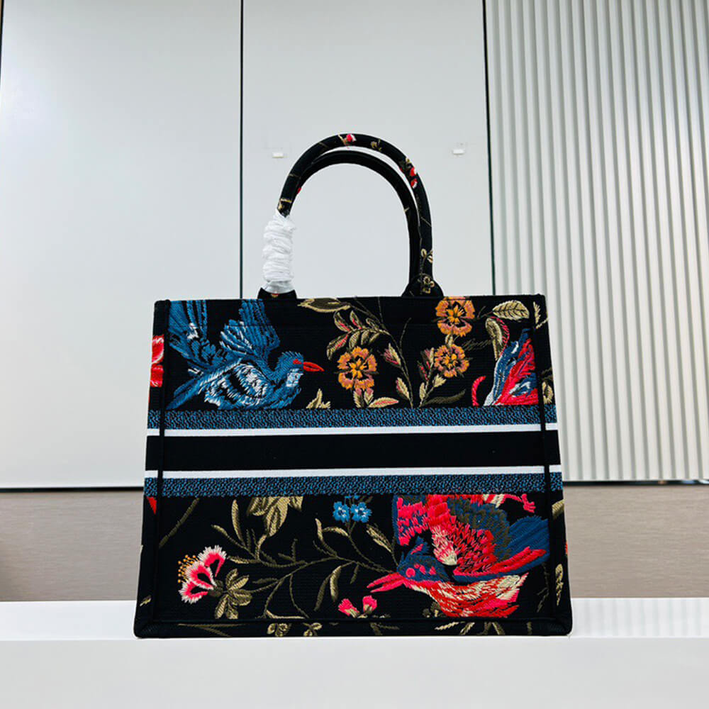 large D*or book tote