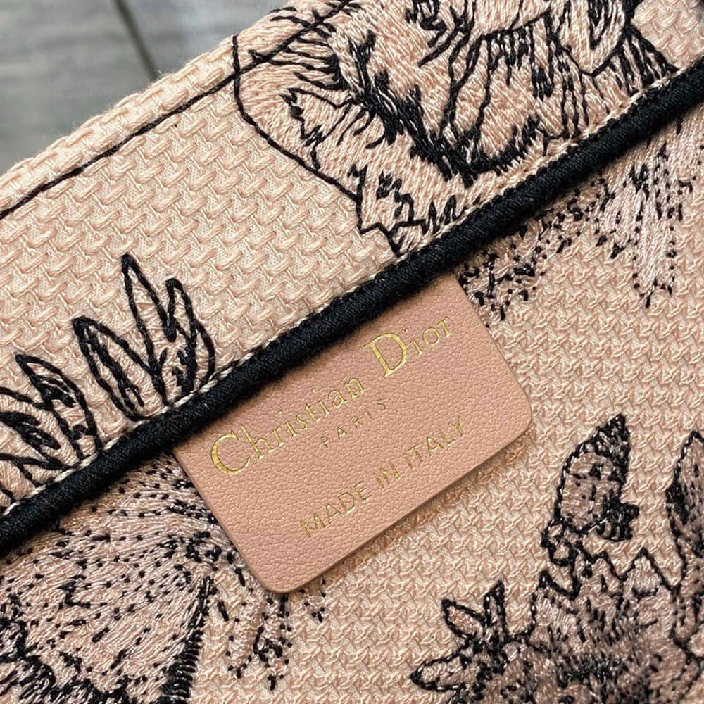 large D*or book tote