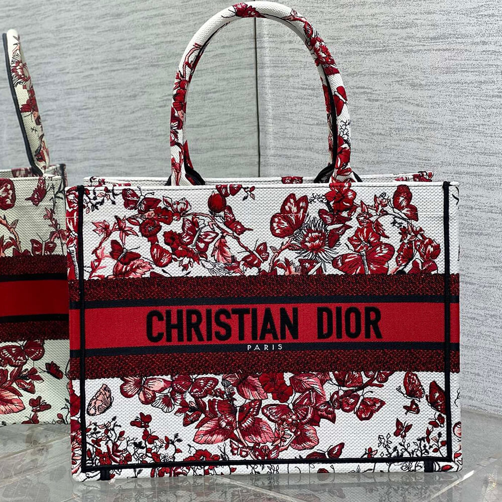 medium D*or book tote