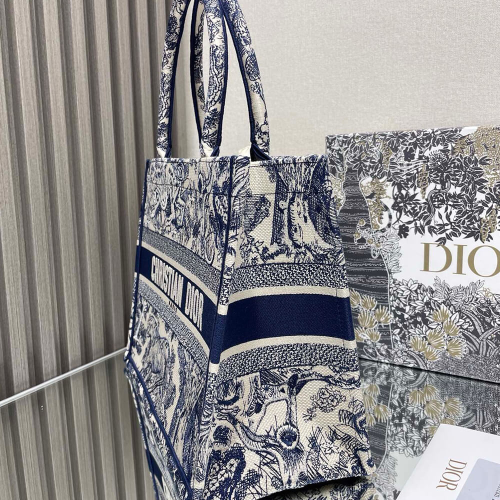 D*or medium D*or book tote