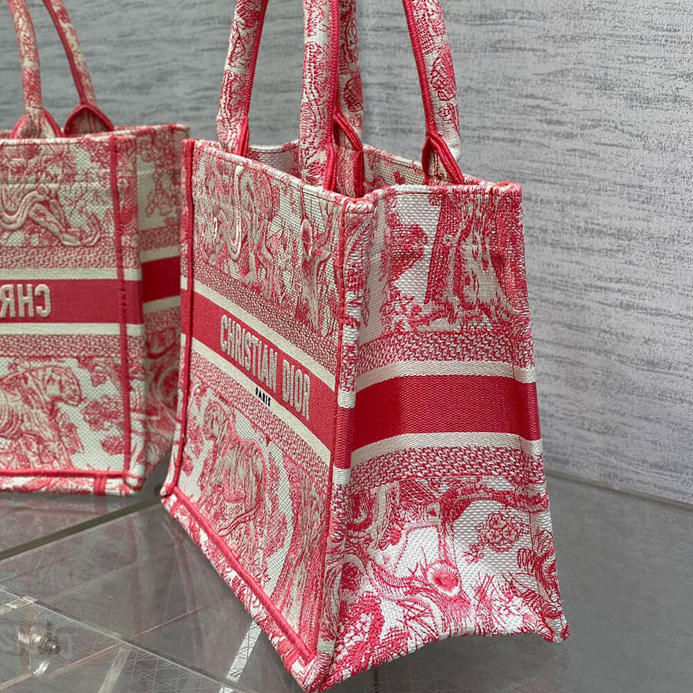small D*oriviera D*or book tote