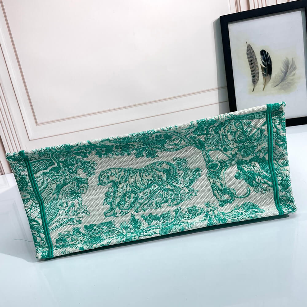 large D*oriviera D*or book tote