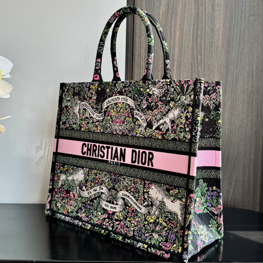 large D*or book tote