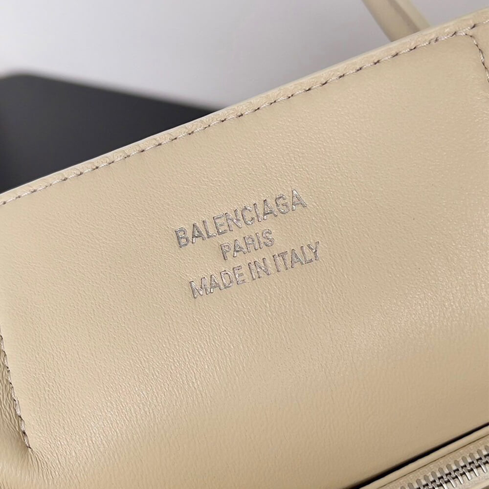 Ba*len*cia*ga bel air medium carry all bag(high-end grade)