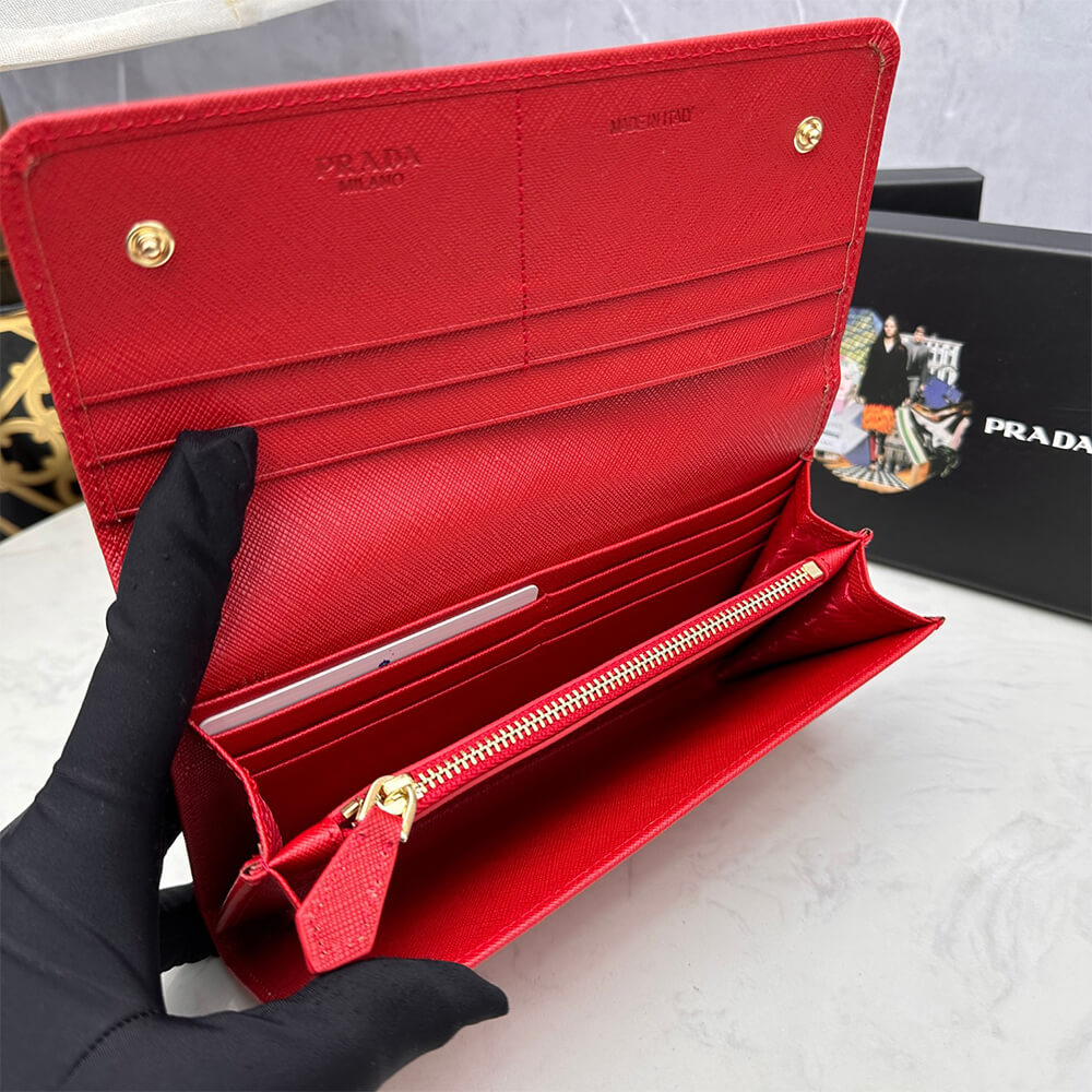 Pra*a wallet(high-end grade)