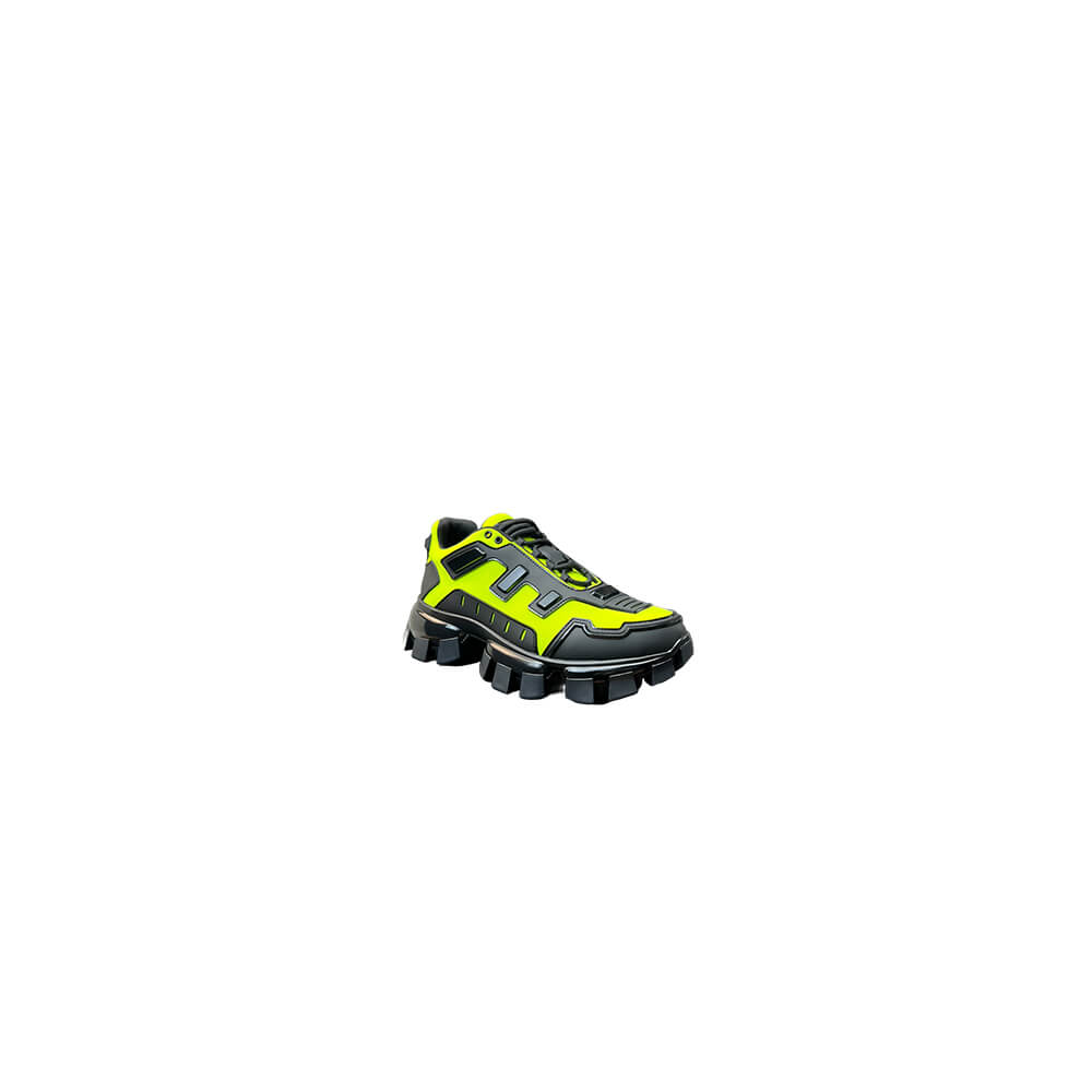 Thick-soled sneakers