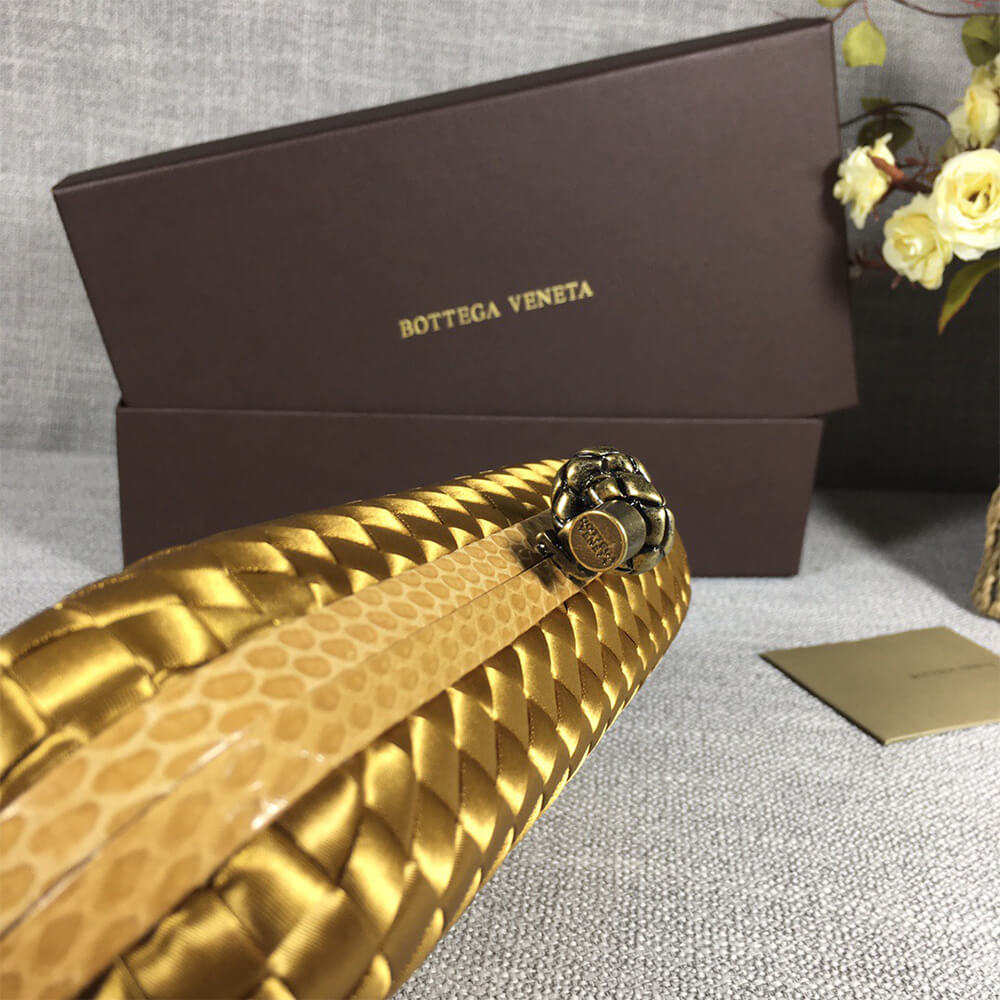 bo*te*ga Ve*ne*ta knot cluth(high-end grade)