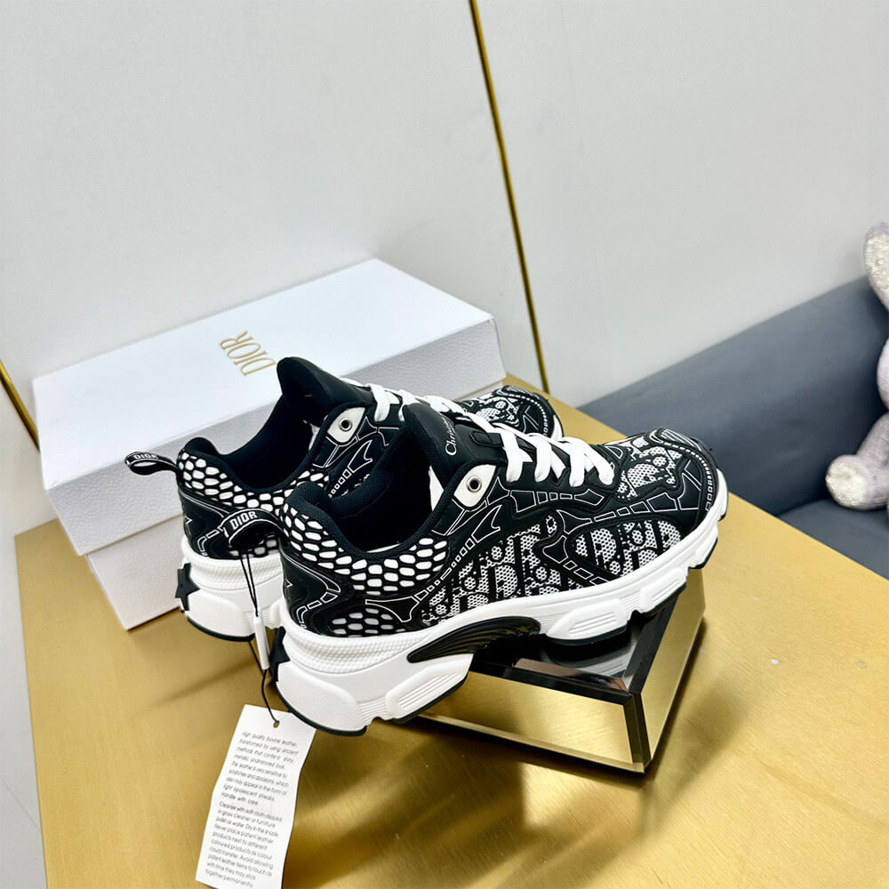 ch**an D*or vibe sneaker